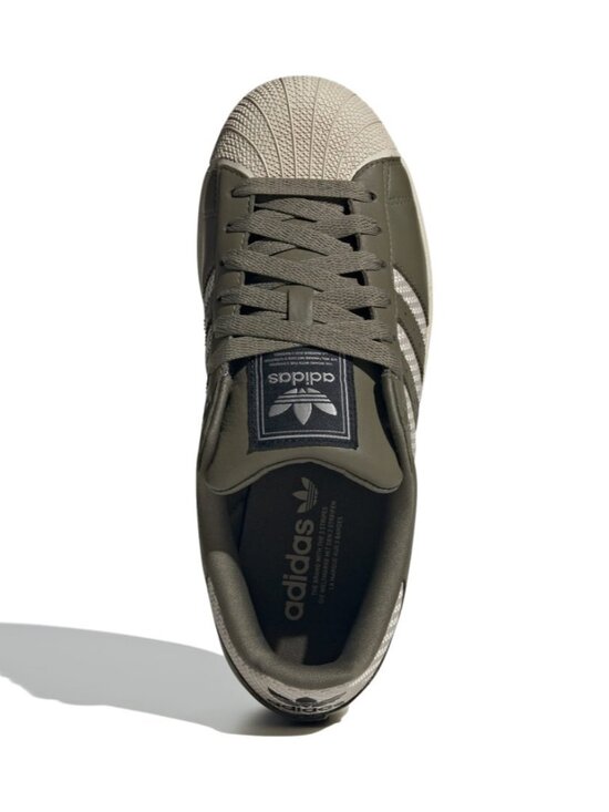 Athletic_Shoes